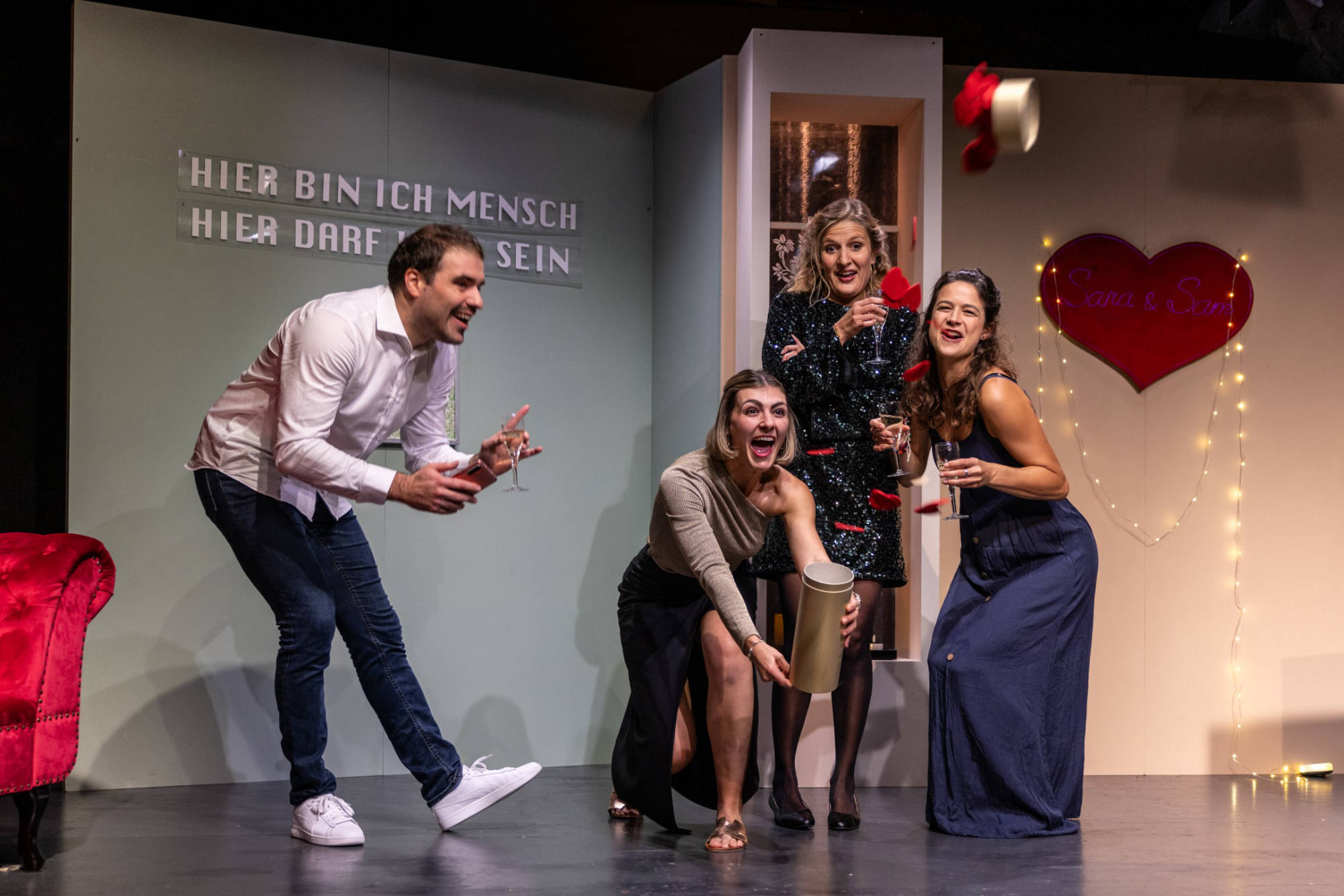 CONNECTED - Bild 1